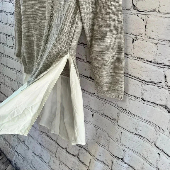 Moth Anthropologie Mixed Media Sweater Blouse Gray and White Size Medium - Picture 7 of 10